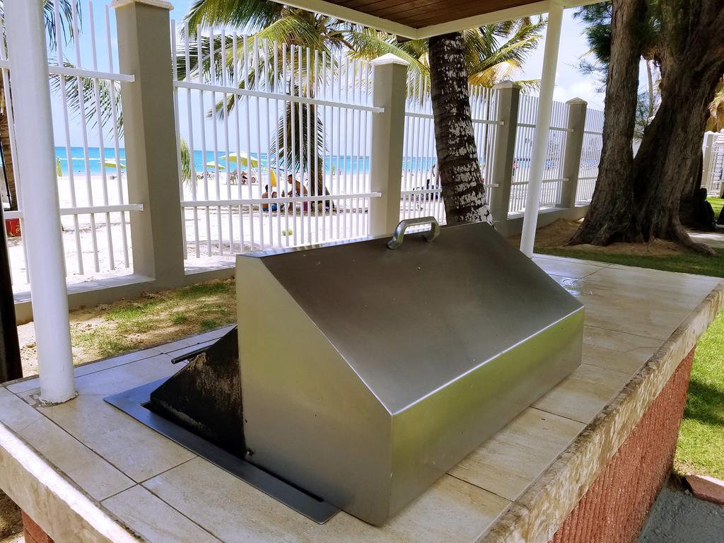 Beachfront Coral Beach Condo San Juan Exterior foto